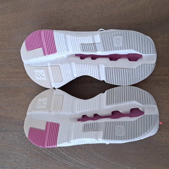 Cloudnova Form 2 - Color: Pearl / Raspberry - Size: Women 7.5 - Picture 8 of 9